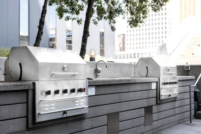 930 Poydras Apartments Outdoor Grill Amenity