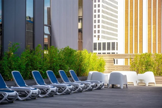 930 Poydras Apartments Outdoor Pool Deck and Lounge Chairs